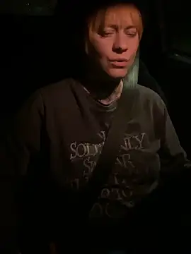 poussichienne online show from 04-04-26, 04:08