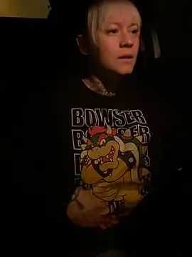 Snapshot of poussichienne chatting on 02-25-26, 04:23 poussichienne online show from 02-25-26, 04:23