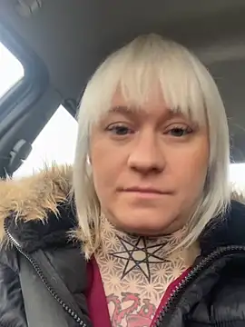 Snapshot of poussichienne chatting on 02-08-26, 10:13 poussichienne online show from 02-08-26, 10:13