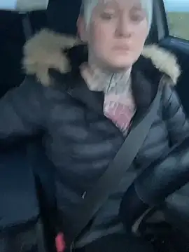 Snapshot of poussichienne chatting on 02-10-26, 04:50 poussichienne online show from 02-10-26, 04:50