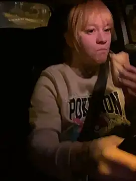 poussichienne online show from 04-18-26, 02:47