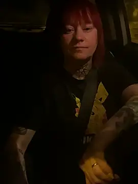 poussichienne online show from 06-19-26, 02:06