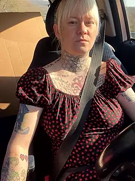 Snapshot of poussichienne chatting on 02-27-26, 10:15 poussichienne online show from 02-27-26, 10:15