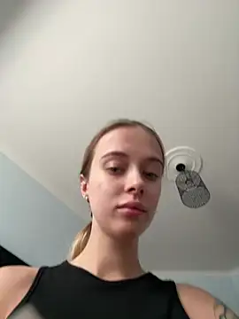 Snapshot of enjoy_my_beauty chatting on 06-27-26, 06:30 enjoy my beauty online show from 06-27-26, 06:30