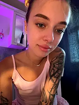 Snapshot of enjoy_my_beauty chatting on 09-22-25, 05:57 enjoy my beauty online show from 09-22-25, 05:57