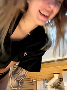 enjoy my beauty online show from 11-26-25, 06:57