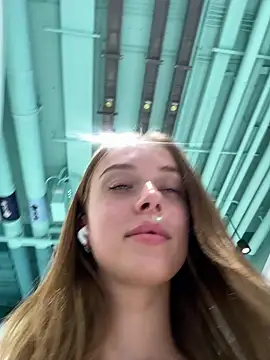 Snapshot of enjoy_my_beauty chatting on 03-01-25, 04:47 enjoy my beauty online show from 03-01-25, 04:47