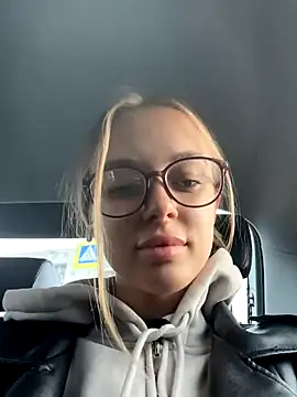 Snapshot of enjoy_my_beauty chatting on 10-20-25, 07:20 enjoy my beauty online show from 10-20-25, 07:20