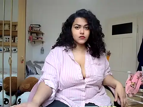 Curvydesifromgermany online show from 02-24-26, 11:55