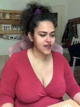 Snapshot of Curvydesifromgermany chatting on 06-10-26, 01:01 Curvydesifromgermany online show from 06-10-26, 01:01