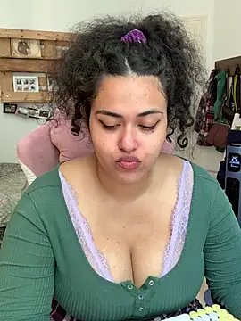 Snapshot of Curvydesifromgermany chatting on 07-13-26, 10:03 Curvydesifromgermany online show from 07-13-26, 10:03