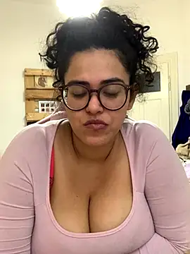 Curvydesifromgermany online show from 11-28-25, 02:28