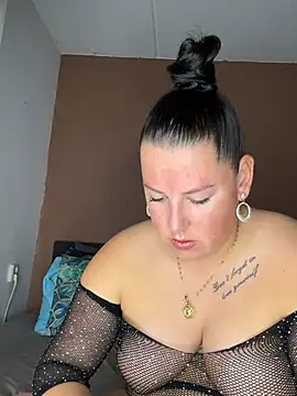 xlinastarrx online show from 04-28-26, 09:46
