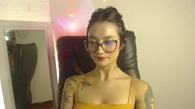 Snapshot of mariiana-diaz chatting on 05-25-26, 08:07 mariiana-diaz online show from 05-25-26, 08:07