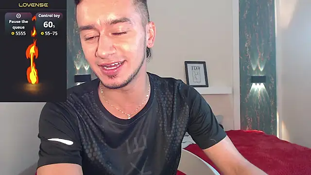 Snapshot of Kevin_Torres chatting on 09-27-25, 04:51 Kevin Torres online show from 09-27-25, 04:51