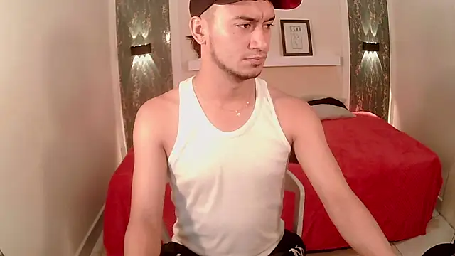 Snapshot of Kevin_Torres chatting on 09-16-25, 03:57 Kevin Torres online show from 09-16-25, 03:57