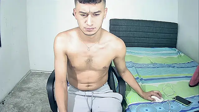 Snapshot of Kevin_Torres chatting on 12-18-25, 12:09 Kevin Torres online show from 12-18-25, 12:09