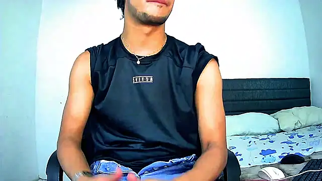 Snapshot of Kevin_Torres chatting on 11-09-25, 07:56 Kevin Torres online show from 11-09-25, 07:56