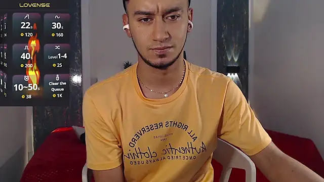 Snapshot of Kevin_Torres chatting on 10-02-25, 08:56 Kevin Torres online show from 10-02-25, 08:56