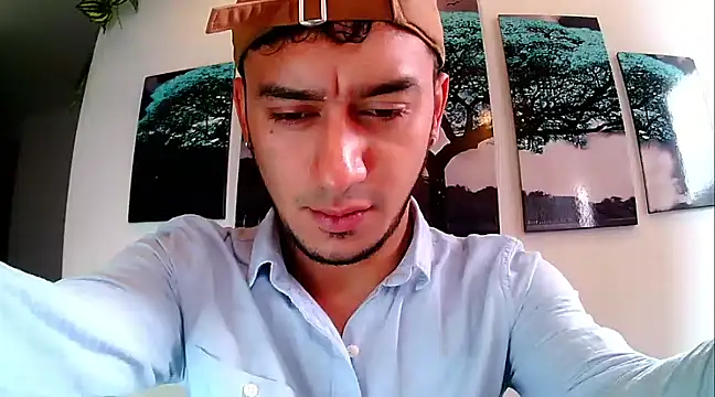 Snapshot of Kevin_Torres chatting on 02-25-25, 01:53 Kevin Torres online show from 02-25-25, 01:53