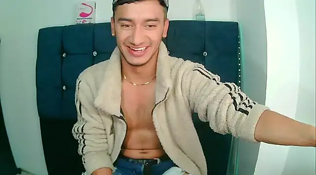 Snapshot of Kevin_Torres chatting on 01-12-25, 01:48 Kevin Torres online show from 01-12-25, 01:48