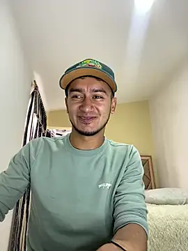 Snapshot of Kevin_Torres chatting on 03-07-25, 06:00 Kevin Torres online show from 03-07-25, 06:00