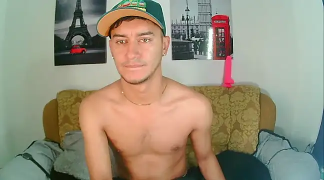 Snapshot of Kevin_Torres chatting on 01-20-25, 01:00 Kevin Torres online show from 01-20-25, 01:00