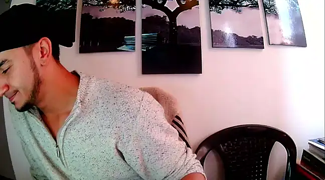 Snapshot of Kevin_Torres chatting on 02-26-25, 05:31 Kevin Torres online show from 02-26-25, 05:31