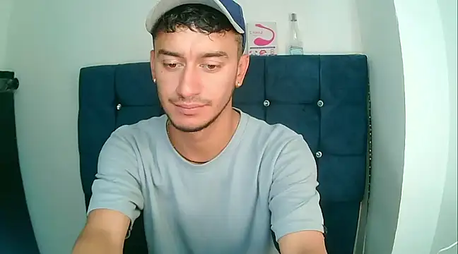 Snapshot of Kevin_Torres chatting on 01-13-25, 02:32 Kevin Torres online show from 01-13-25, 02:32