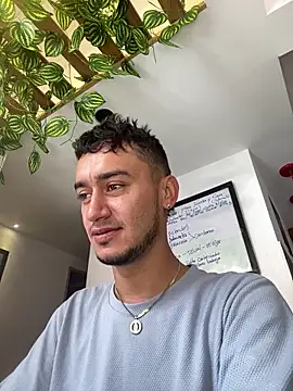 Snapshot of Kevin_Torres chatting on 03-03-25, 04:47 Kevin Torres online show from 03-03-25, 04:47