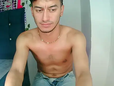 Snapshot of Kevin_Torres chatting on 12-27-24, 11:31 Kevin Torres online show from 12-27-24, 11:31