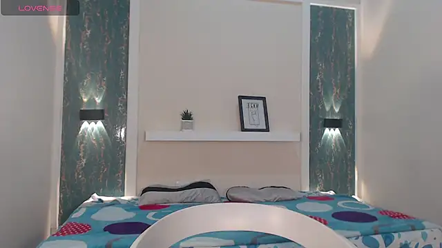 Snapshot of Kevin_Torres chatting on 09-29-25, 05:47 Kevin Torres online show from 09-29-25, 05:47