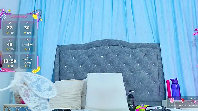 Snapshot of AuraRoss chatting on 09-10-25, 07:02 AuraRoss online show from 09-10-25, 07:02