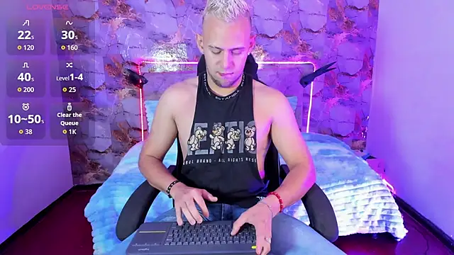 Snapshot of Damon_Bakert chatting on 07-01-26, 02:50 Damon Bakert online show from 07-01-26, 02:50