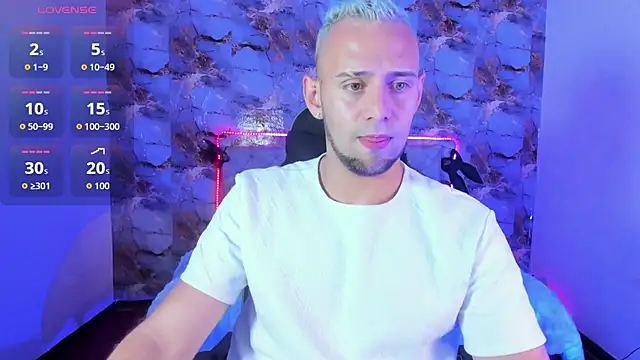 Snapshot of Damon_Bakert chatting on 07-11-26, 10:43 Damon Bakert online show from 07-11-26, 10:43