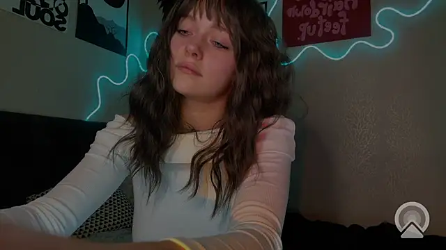 Emilia0 0 7 online show from 02-23-26, 09:37