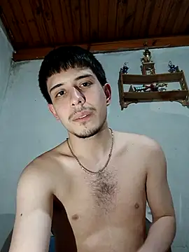 Snapshot of Elvergonn2105 chatting on 10-20-25, 04:25 Elvergonn2105 online show from 10-20-25, 04:25