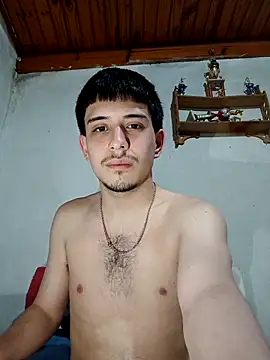 Snapshot of Elvergonn2105 chatting on 10-16-25, 04:21 Elvergonn2105 online show from 10-16-25, 04:21