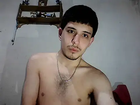 Snapshot of Elvergonn2105 chatting on 09-25-25, 05:13 Elvergonn2105 online show from 09-25-25, 05:13