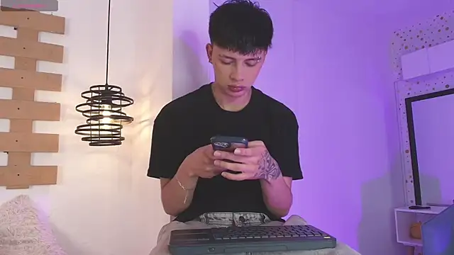 Steev Novoa online show from 03-19-25, 04:25