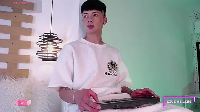 Steev Novoa online show from 03-11-25, 05:13