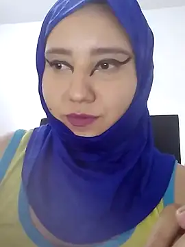 Snapshot of hannahayat chatting on 05-27-26, 10:28 hannahayat online show from 05-27-26, 10:28