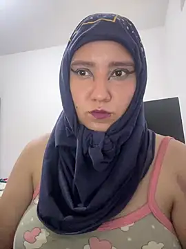 Snapshot of hannahayat chatting on 04-28-26, 02:27 hannahayat online show from 04-28-26, 02:27