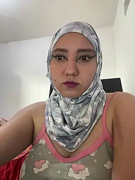 Snapshot of hannahayat chatting on 04-18-26, 03:25 hannahayat online show from 04-18-26, 03:25