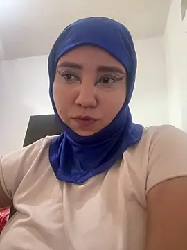 Snapshot of hannahayat chatting on 06-03-26, 02:44 hannahayat online show from 06-03-26, 02:44