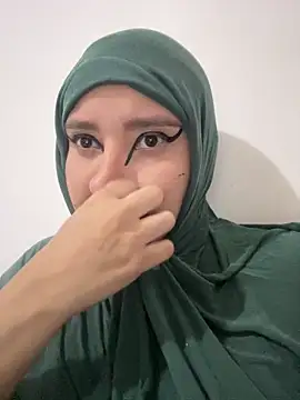 hannahayat online show from 12-14-25, 02:22