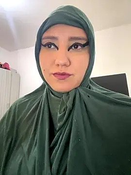 hannahayat online show from 10-31-25, 01:52