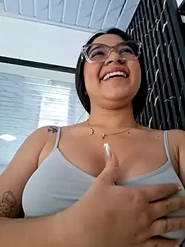 -VICKKY online show from 04-22-26, 02:13