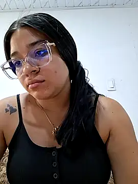-VICKKY online show from 05-19-26, 01:29