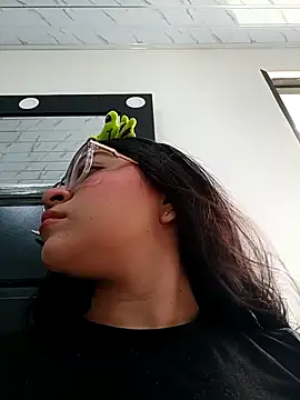 -VICKKY online show from 01-17-26, 01:47